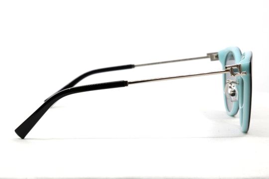 TF4243D